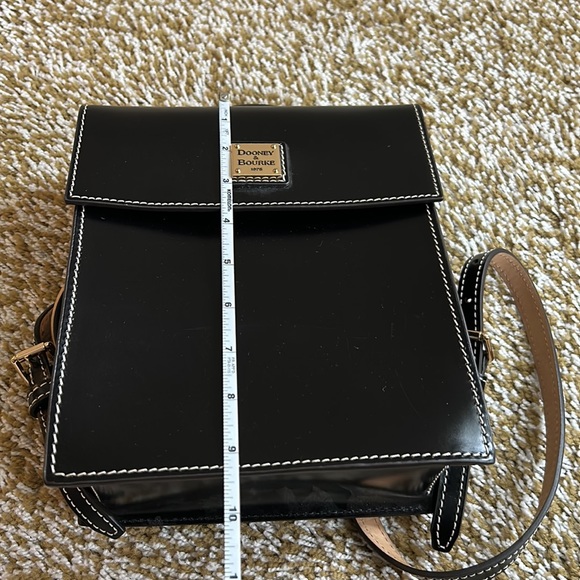 Dooney and bourke main image 6